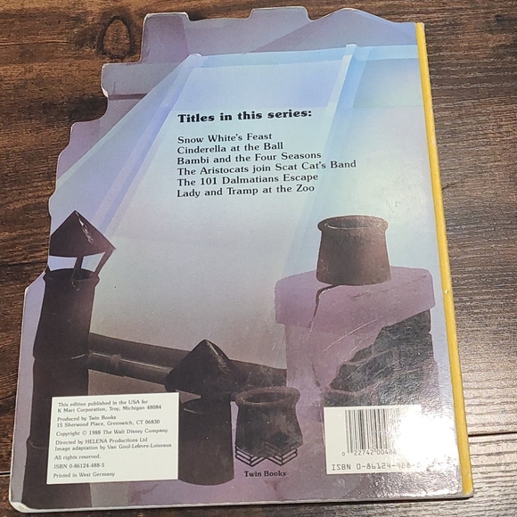 Lot of 4 vintage Walt Disney books. - Picture 13 of 13